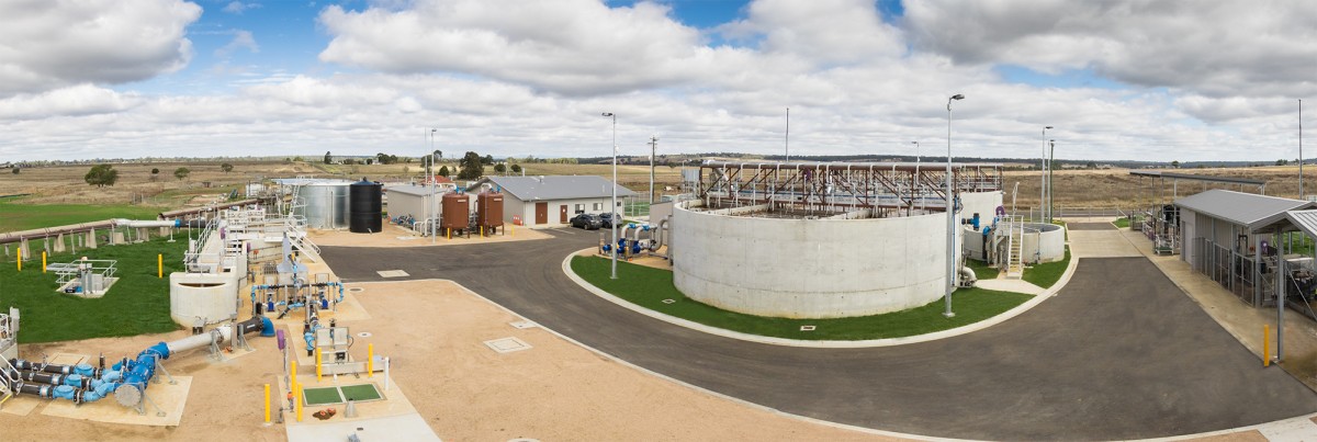 Panoramic view of the Kingaroy wastewater treatment plant and its circular Nereda reactor tank