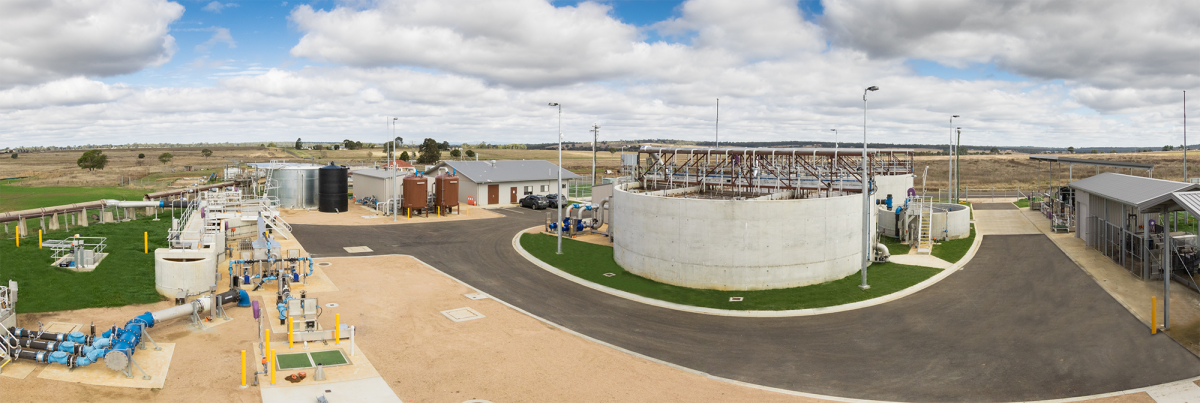 Panoramic view of the Kingaroy wastewater treatment plant and its circular Nereda reactor tank